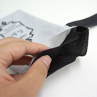 不織布のオリジナルバッグ製作事例・巾着タイプ